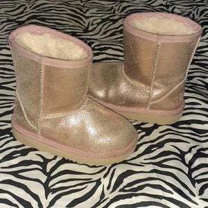 Ugg kids boot 🎊🎉host pick 🎉🎊